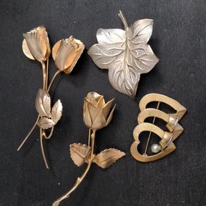 Four Vintage Giovanni Brooches A215